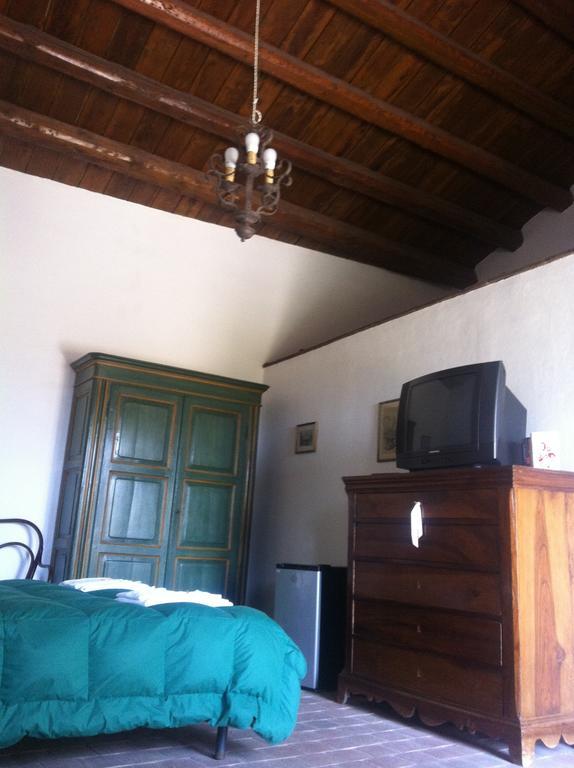 La Rocca Della Rosa Villa Zafferana Etnea Room photo